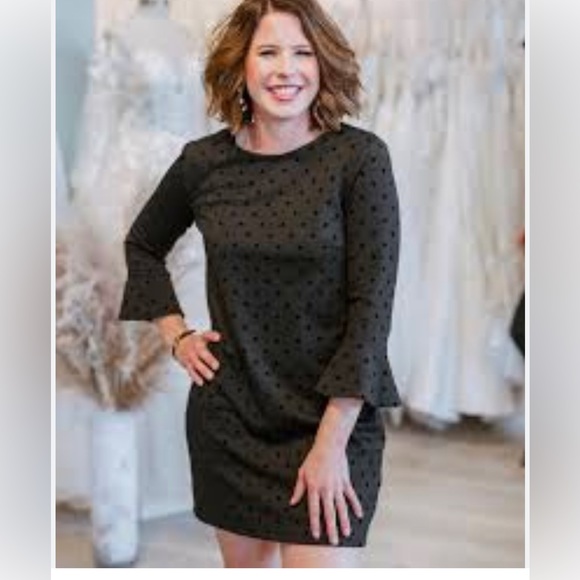 Old Navy Dresses & Skirts - OLD Navy Black Polka Dot Shift Dress with velvet dots, 3/4 Bell Sleeve 2X